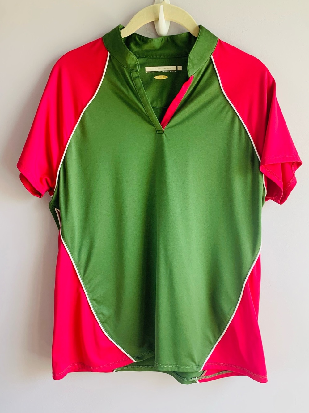 Greg Norman Green Pink Athletic Shirt 'Play Dry' Short Sleeve Golf Walking EUC M